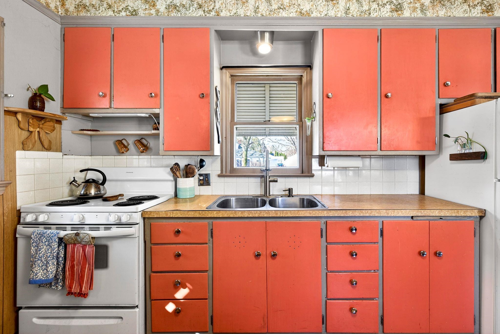 1108 North Gillett Street Appleton, WI 54914 - Photo 11 of 35