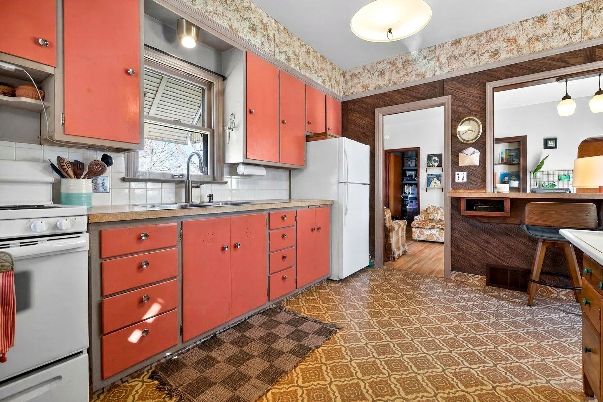 1108 North Gillett Street Appleton, WI 54914 - Photo 13 of 35