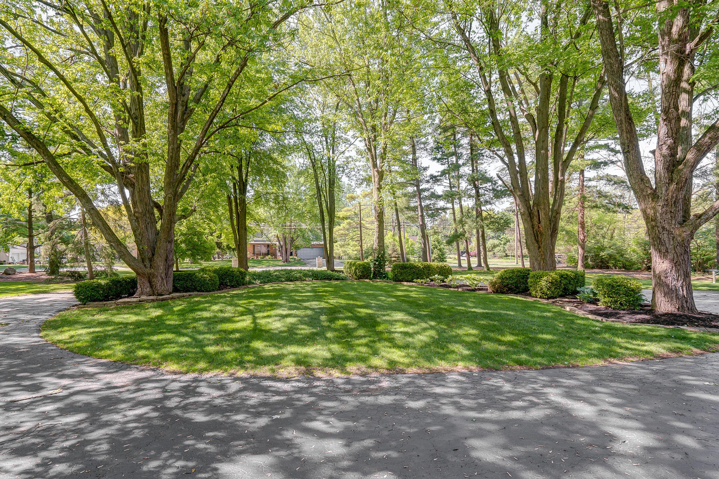 2330 Lane Road Columbus, OH 43220 - Photo 4 of 41