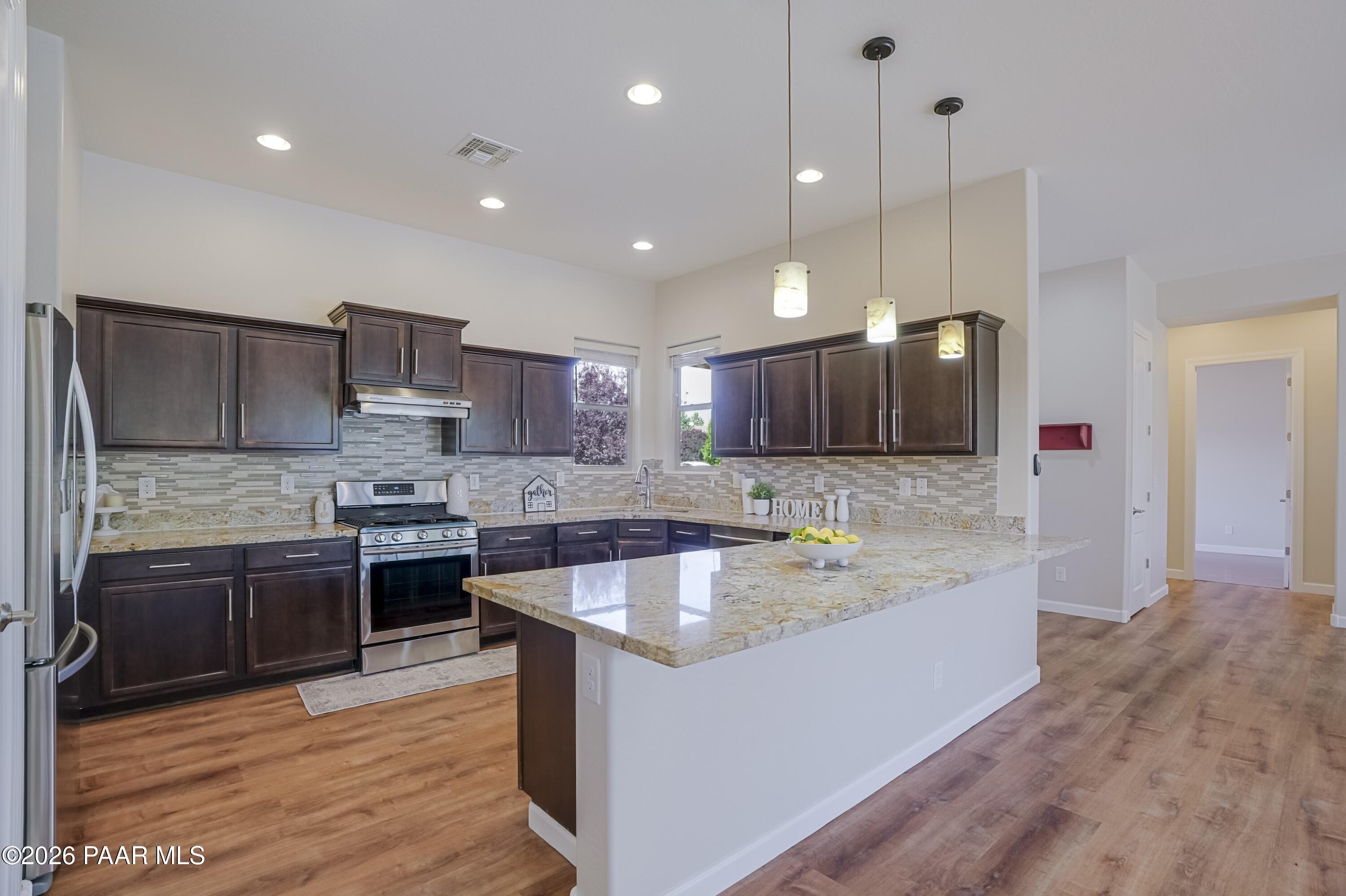 7106 East Prairie Ridge Road Prescott Valley, AZ 86315 - Photo 8 of 32 Kitchen
