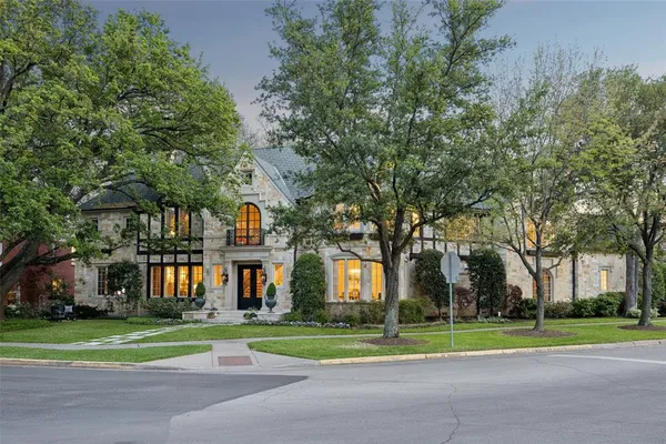 $6,495,000 | 7270 Turtle Creek Boulevard, University Park, TX 75225