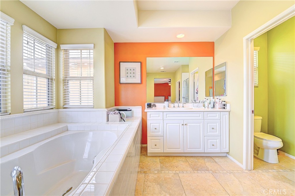 3306 Ridge Park Court Long Beach, CA 90755 - Photo 5 of 6 Primary Bathroom