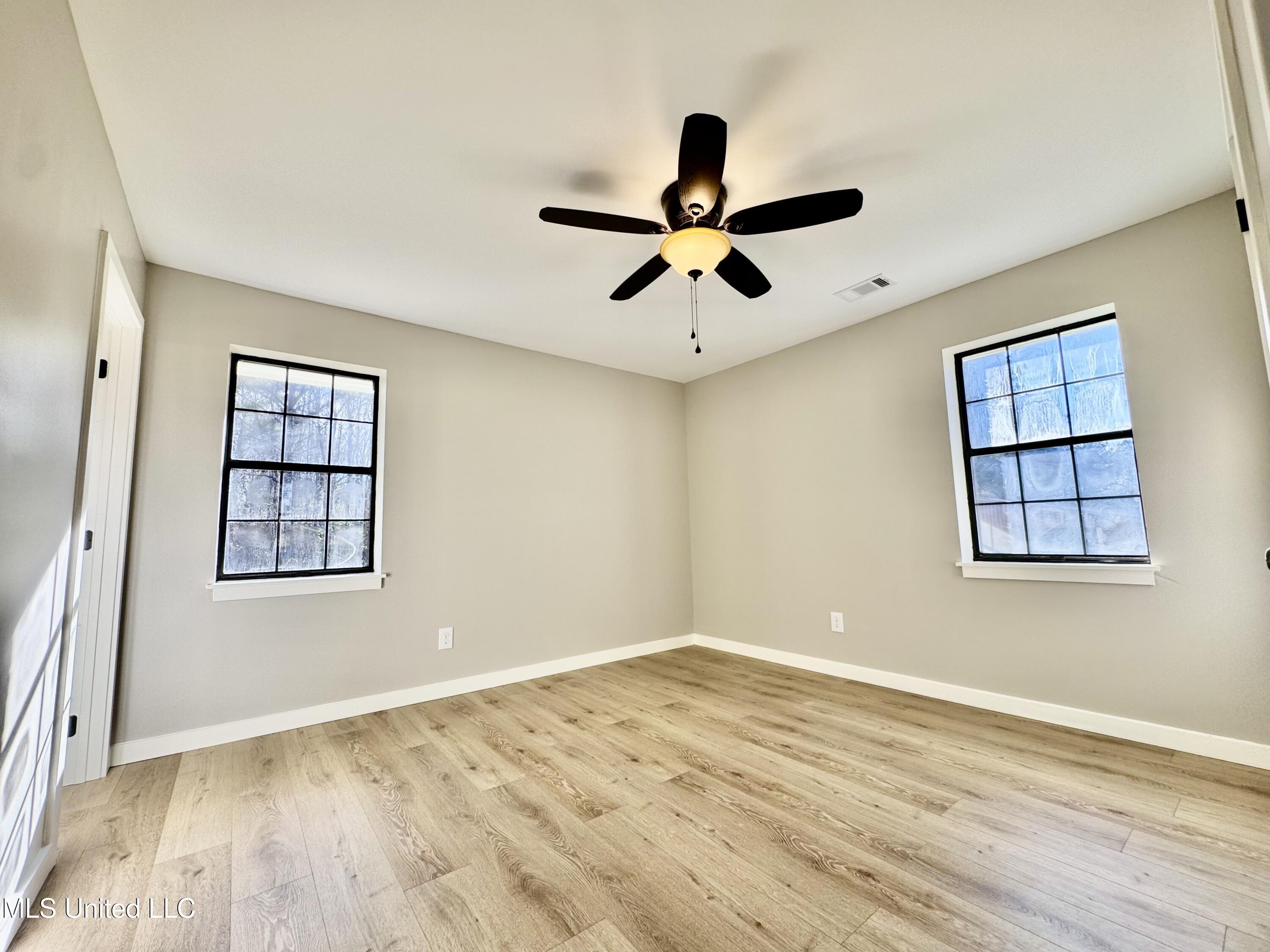 107 Cunningham Road Holly Springs, MS 38635 - Photo 11 of 22 IMG_3740