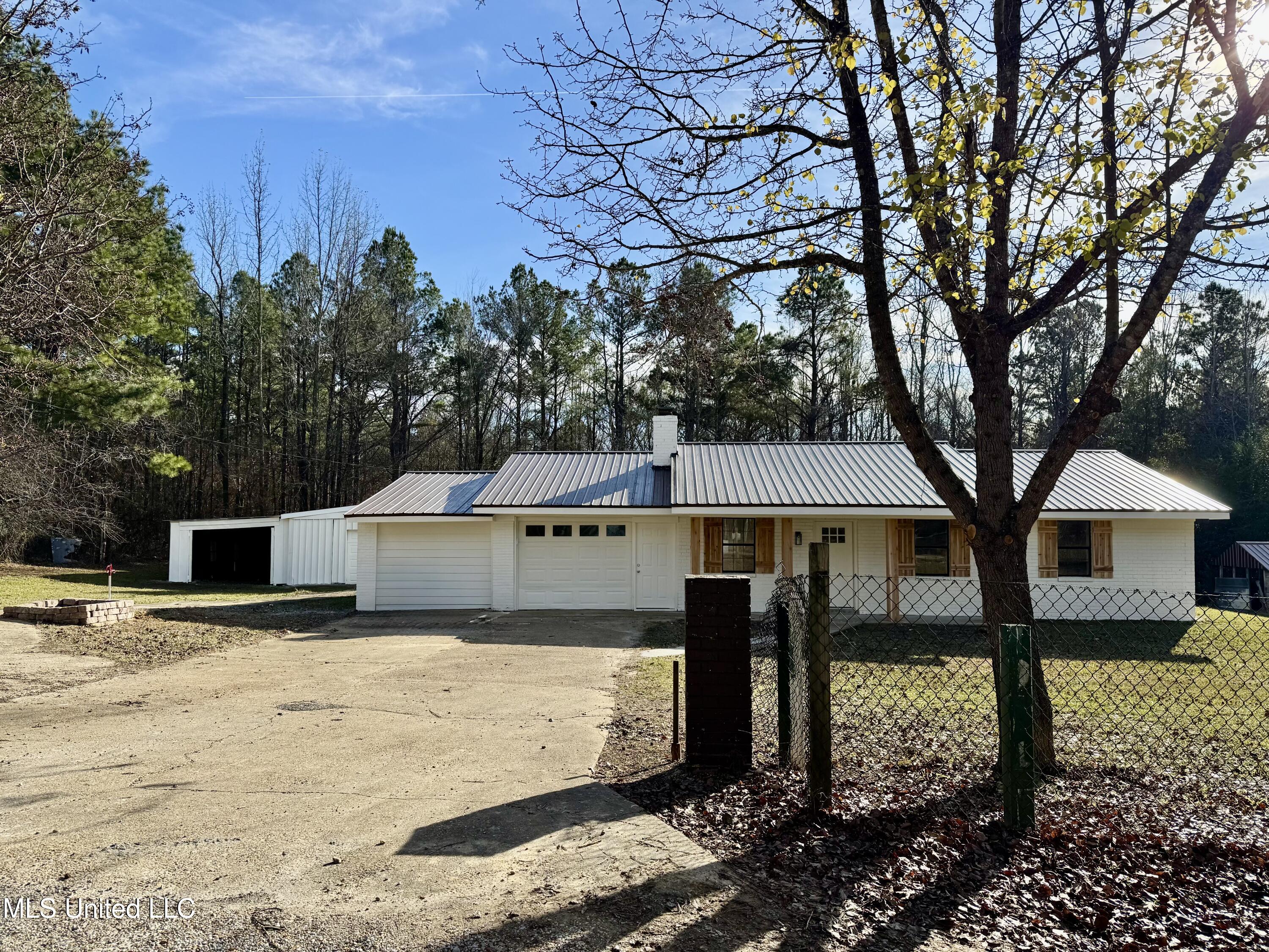 107 Cunningham Road Holly Springs, MS 38635 - Photo 2 of 22 IMG_3750