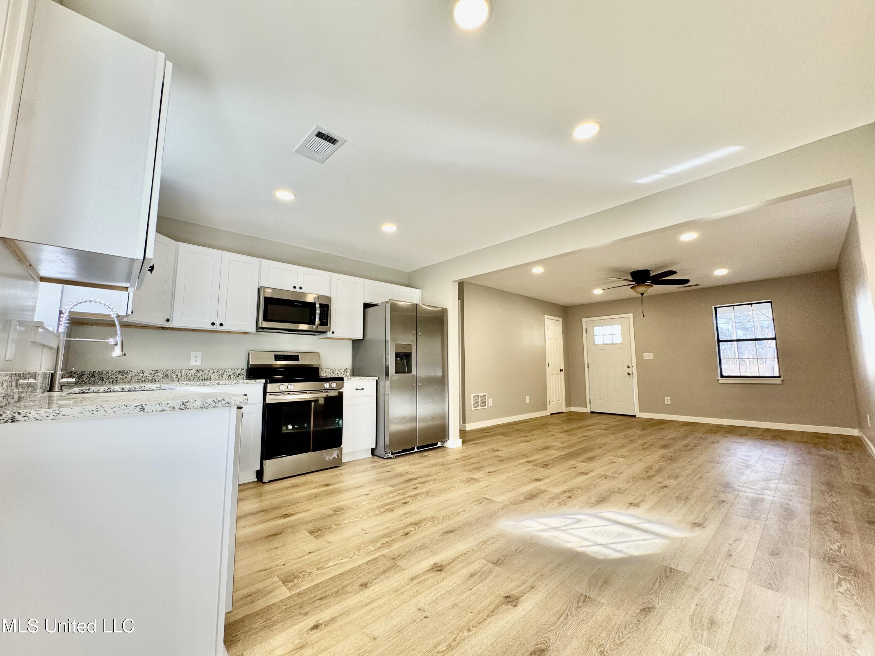 107 Cunningham Road Holly Springs, MS 38635 - Photo 9 of 22 IMG_3731