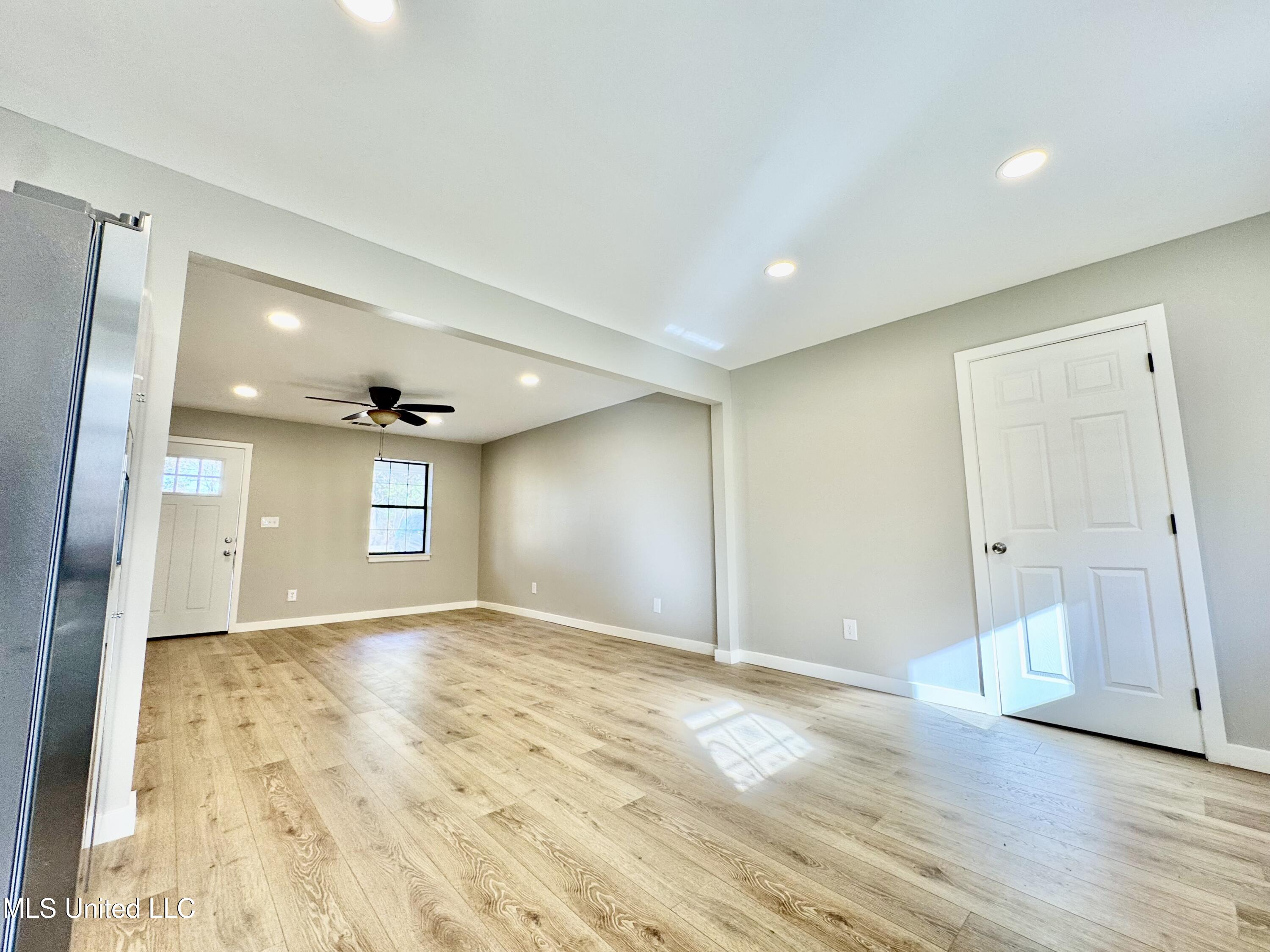 107 Cunningham Road Holly Springs, MS 38635 - Photo 10 of 22 IMG_3743