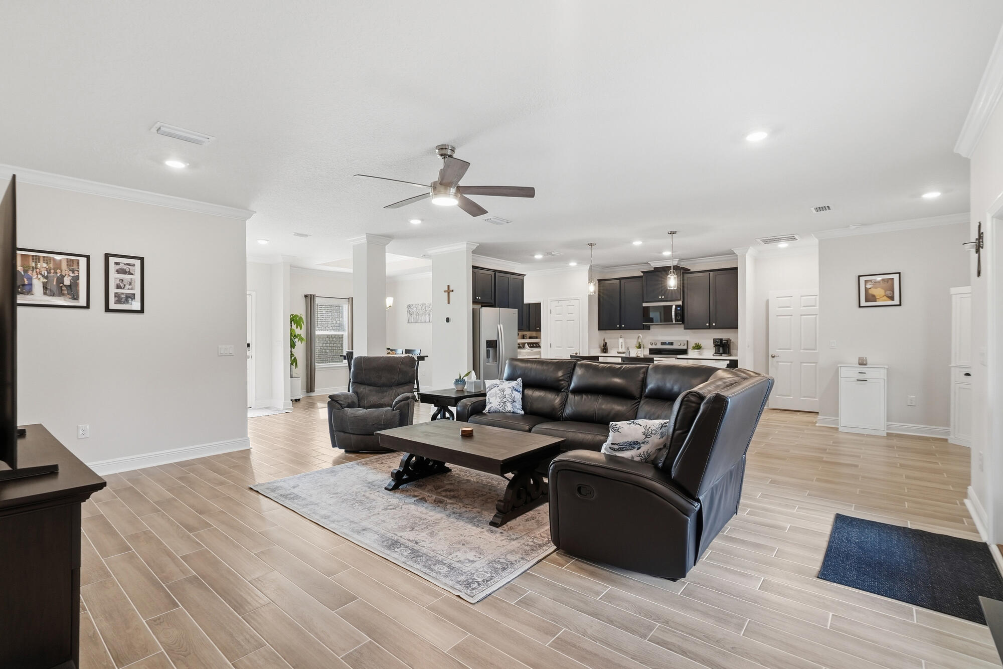 158 Bentgrass Road South Freeport, FL 32439 - Photo 8 of 66 a living room with furniture and kitchen view