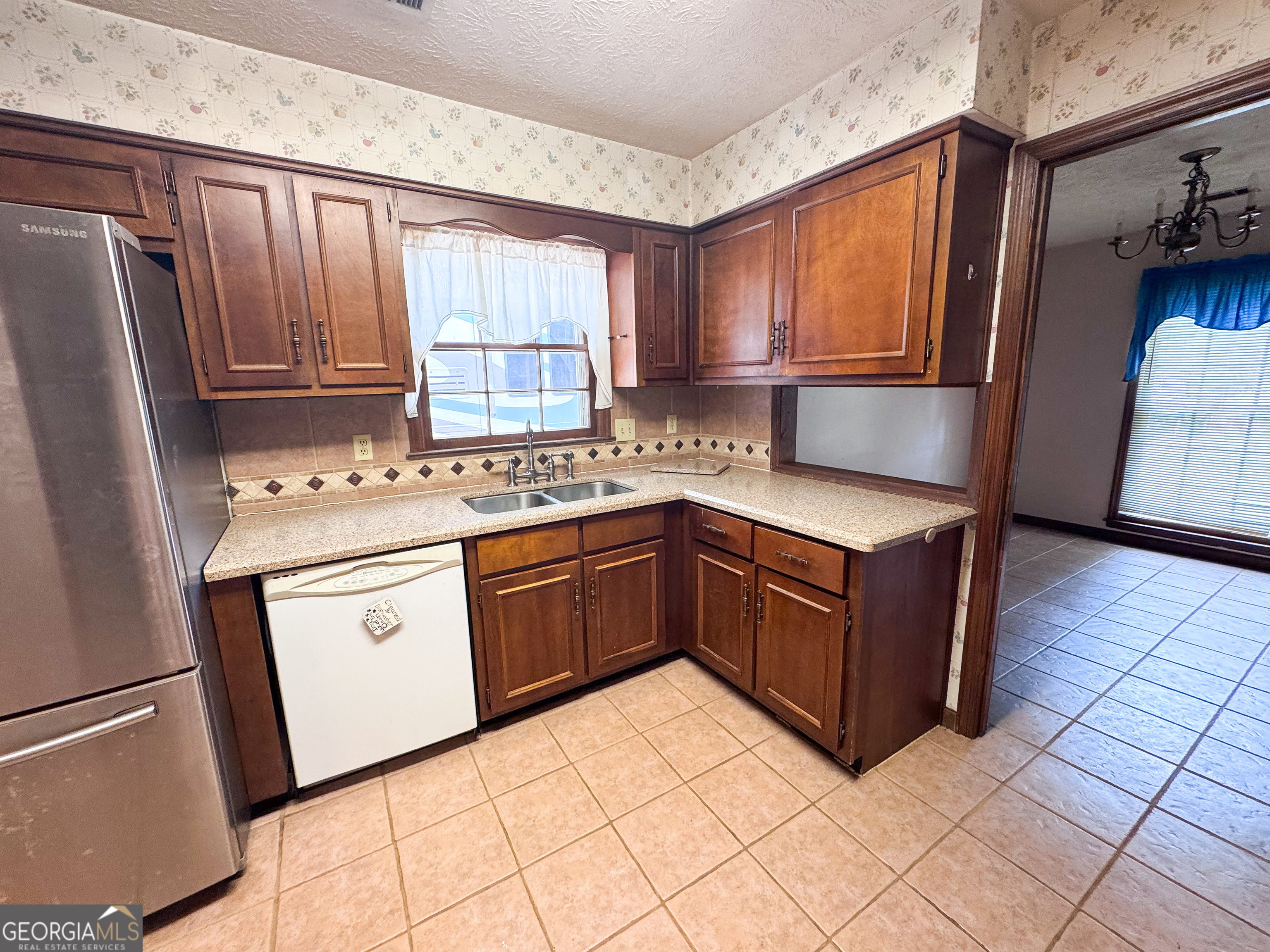 123 Hazel Way LaGrange, GA 30241 - Photo 3 of 18