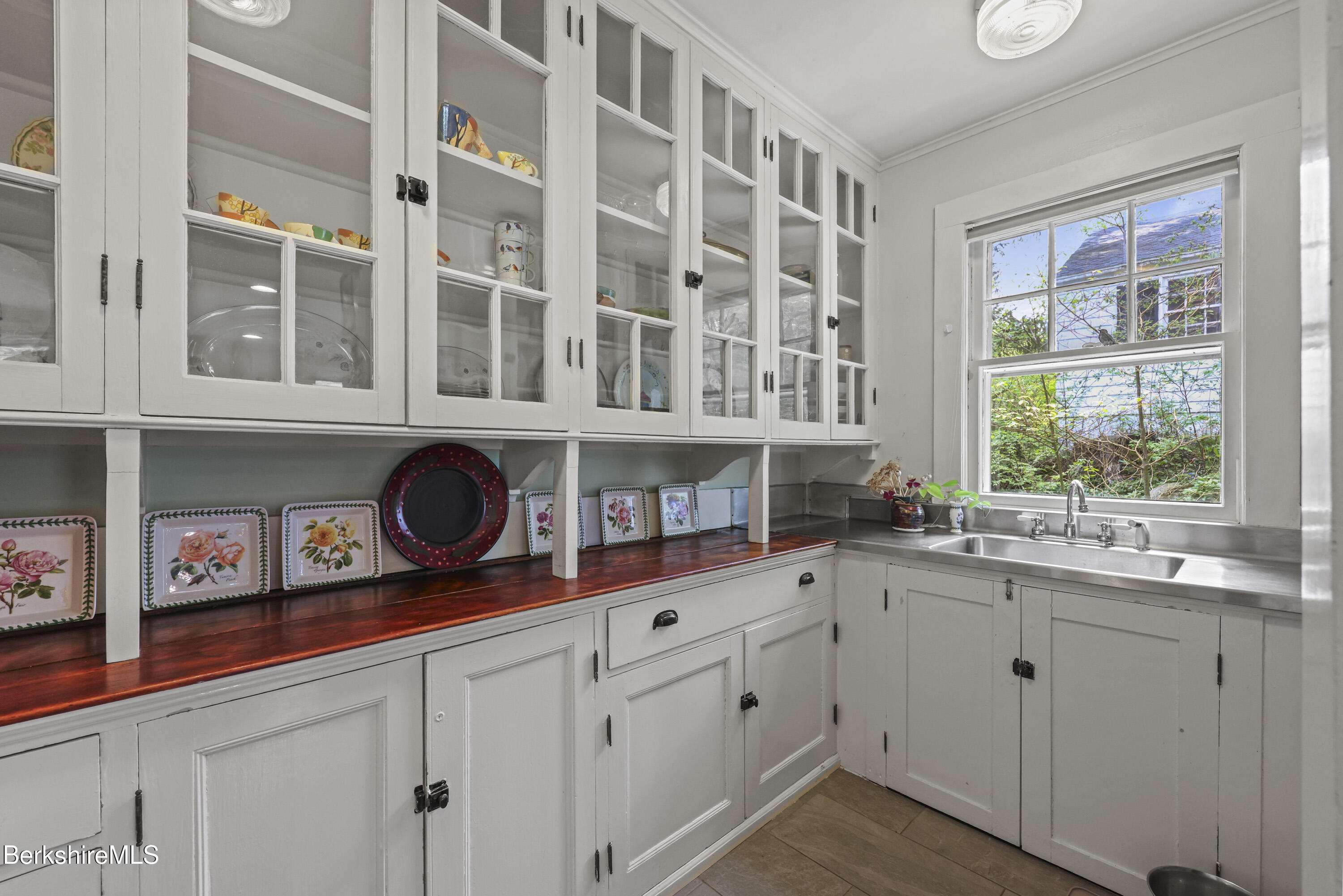 68 Colt Road Pittsfield, MA 01201 - Photo 19 of 49 Pantry