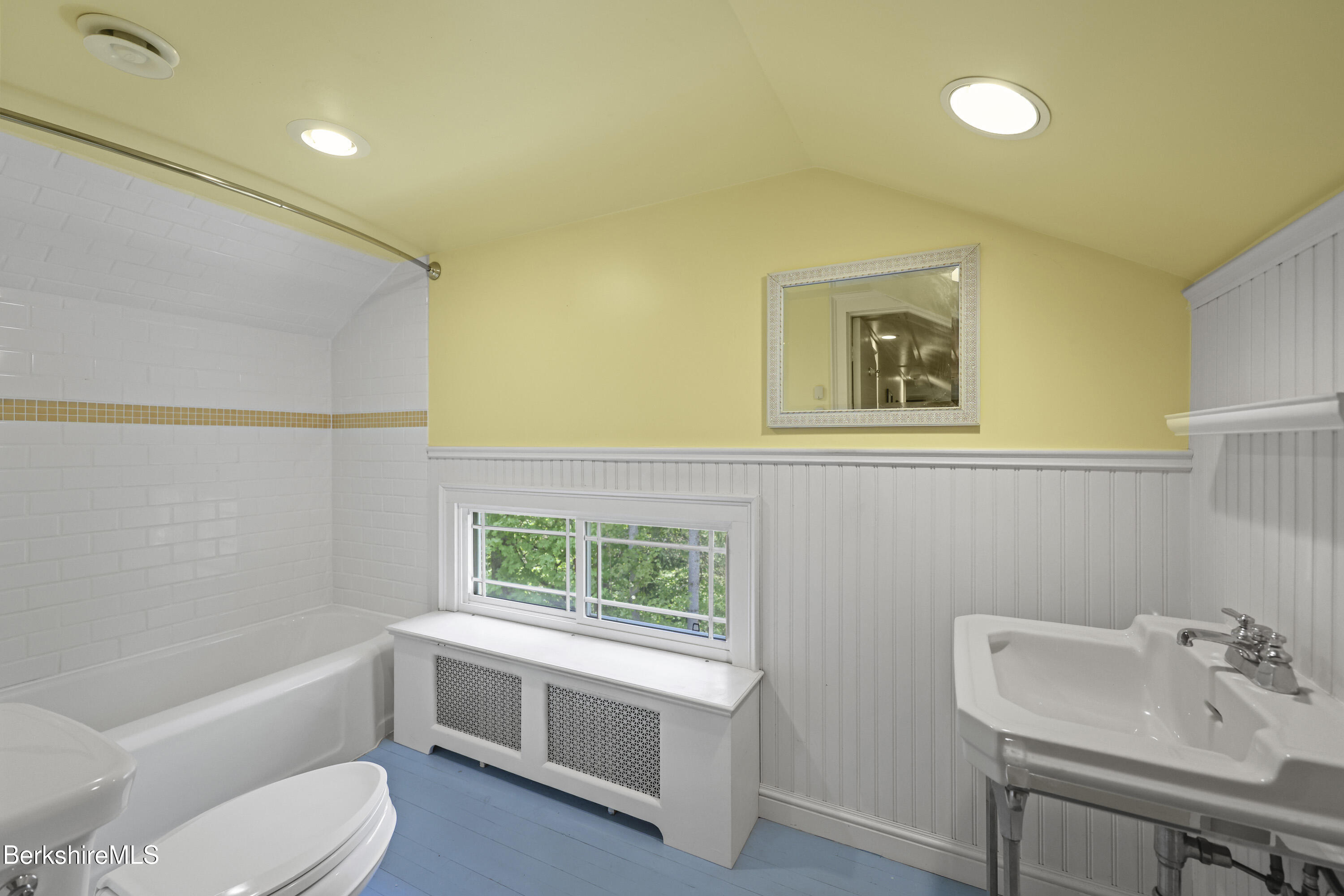 68 Colt Road Pittsfield, MA 01201 - Photo 39 of 49 3rd Floor Bathroom