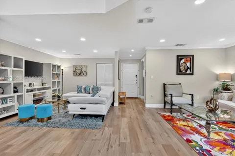 $560,000 | 14930 Southwest 104th Street, Unit 27, Miami, FL 33196