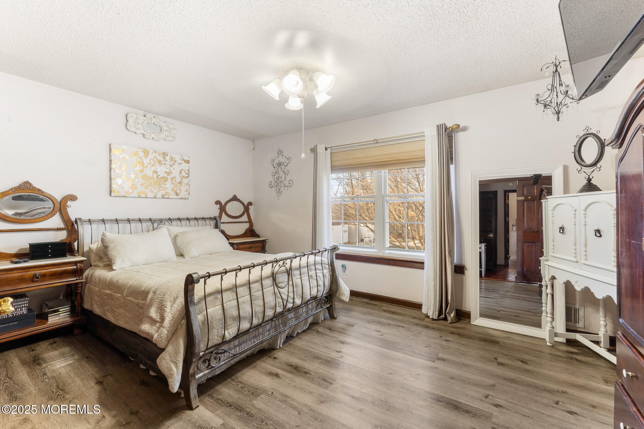4 Yorkshire Drive Jackson, NJ 08527 - Photo 29 of 58 a bedroom with a bed and a window