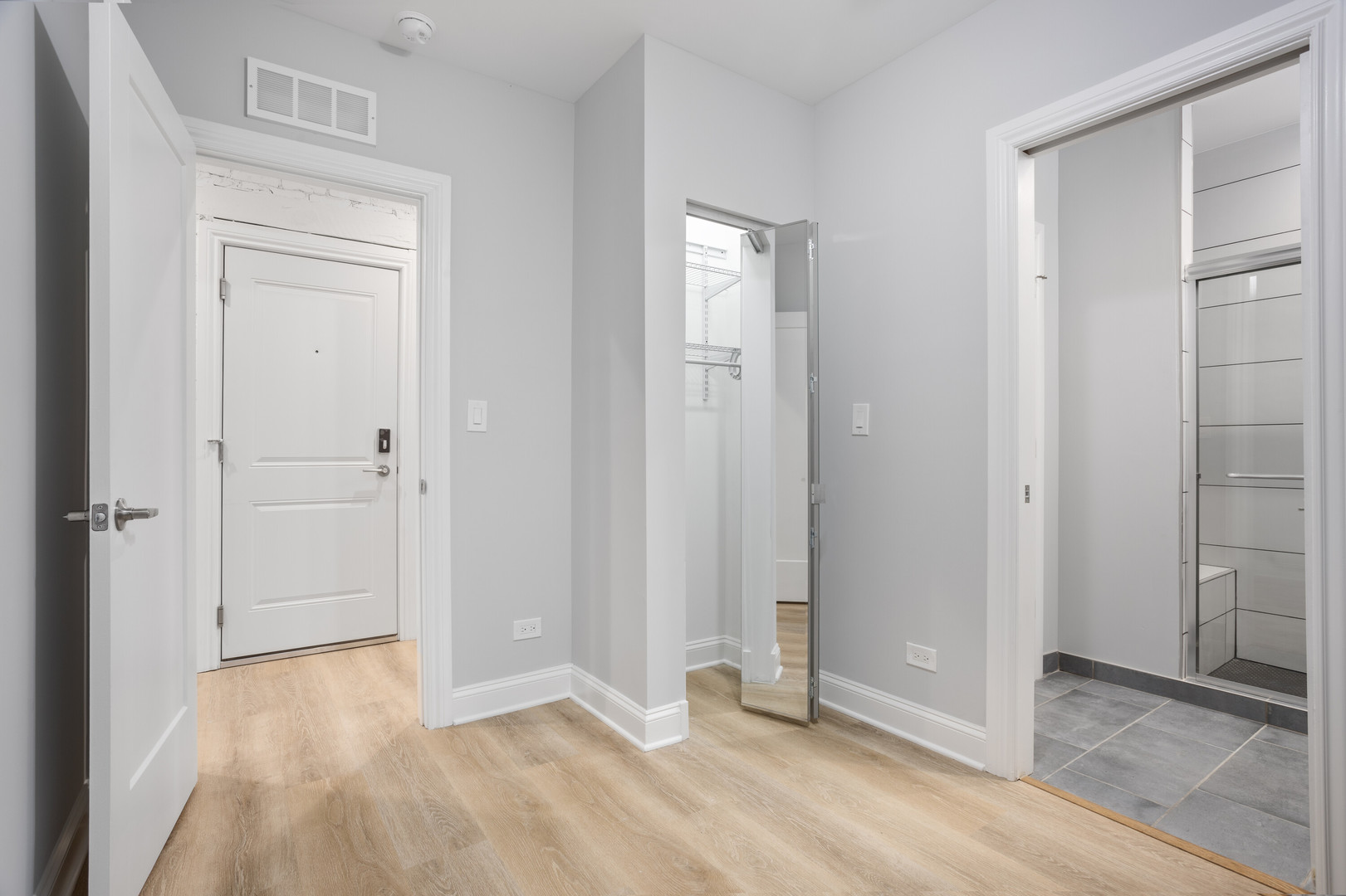 1635 West Chase Avenue, Unit 1M Chicago, IL 60626 - Photo 6 of 12