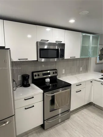 $4,300 | 3339 Virginia Street, Unit 127, Miami, FL 33133