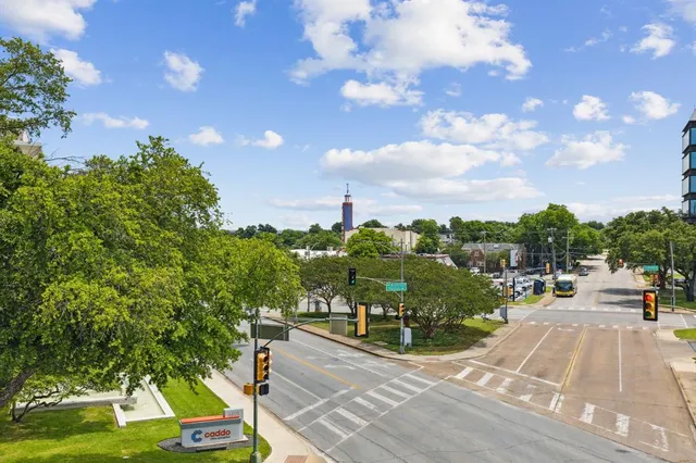 $2,100 | 6283 La Vista Drive, Unit 301, Dallas, TX 75214