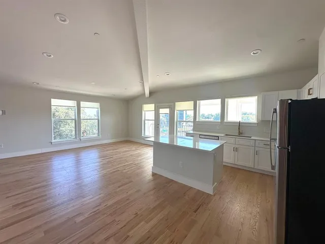 $2,100 | 6283 La Vista Drive, Unit 301, Dallas, TX 75214