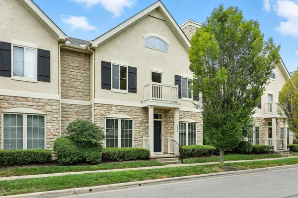 $395,000 | 1784 Ridgecliff Road, Upper Arlington, OH 43221