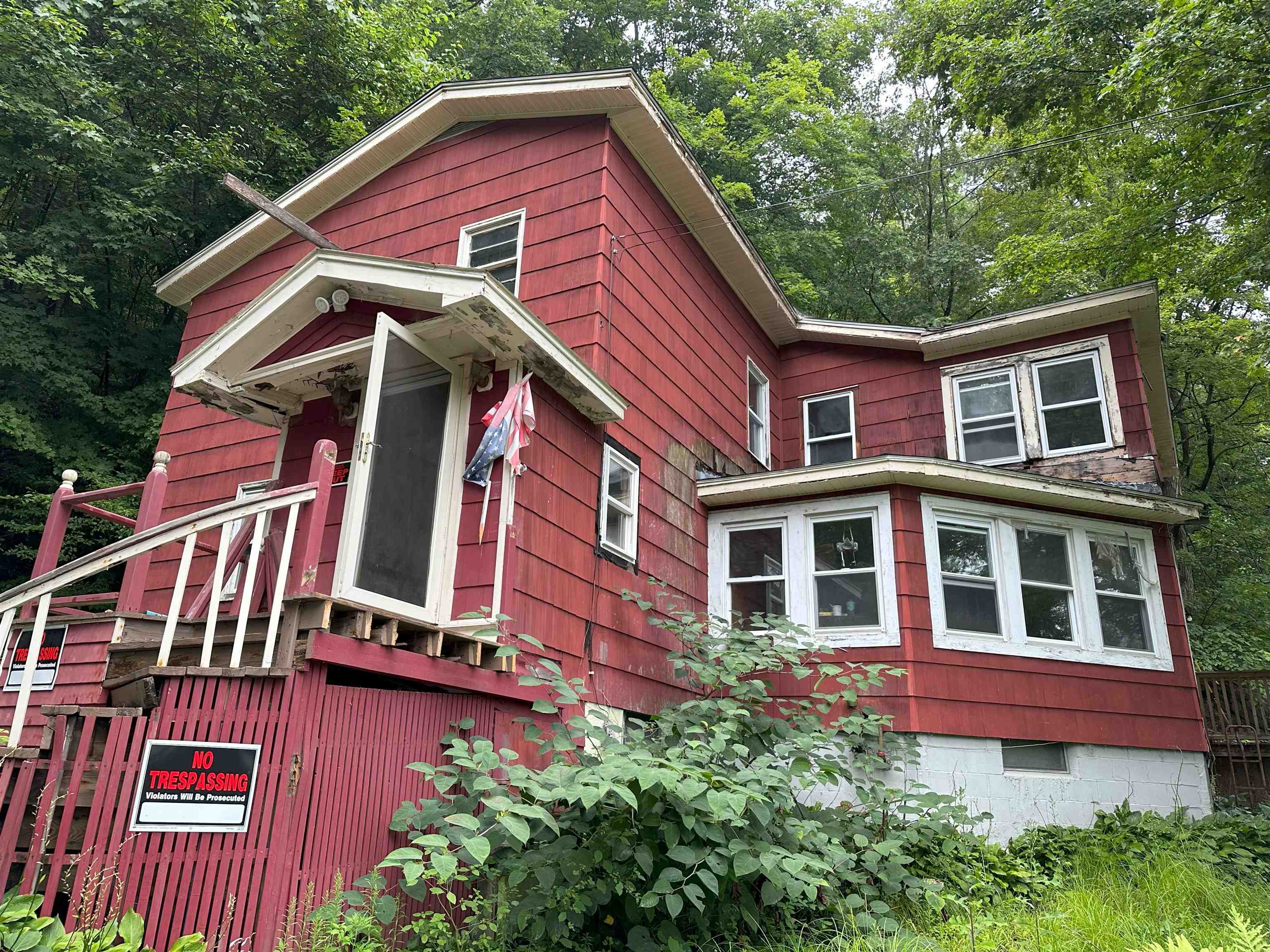 28 Hyde Street Rockingham, VT 05101 - Photo 1 of 24 Gallery Image 1