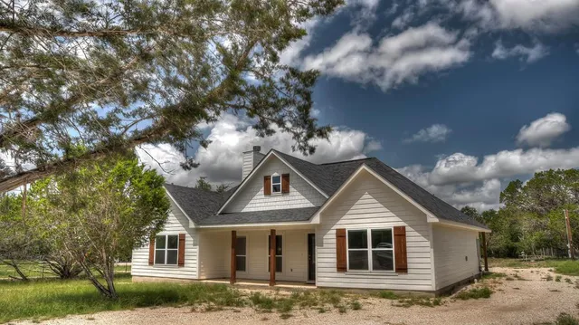 $549,000 | 153 West P Holmes, Leakey, TX 78873