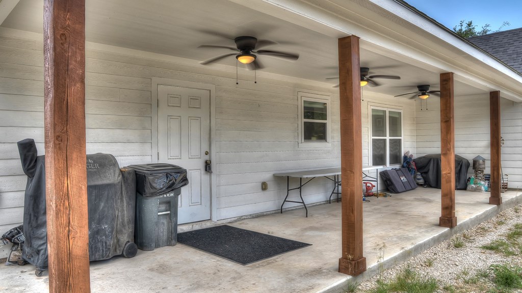 153 West P Holmes Leakey, TX 78873 - Photo 5 of 51