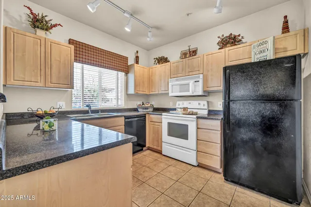 $345,000 | 7401 West Arrowhead Club Drive, Unit 2067, Glendale, AZ 85308