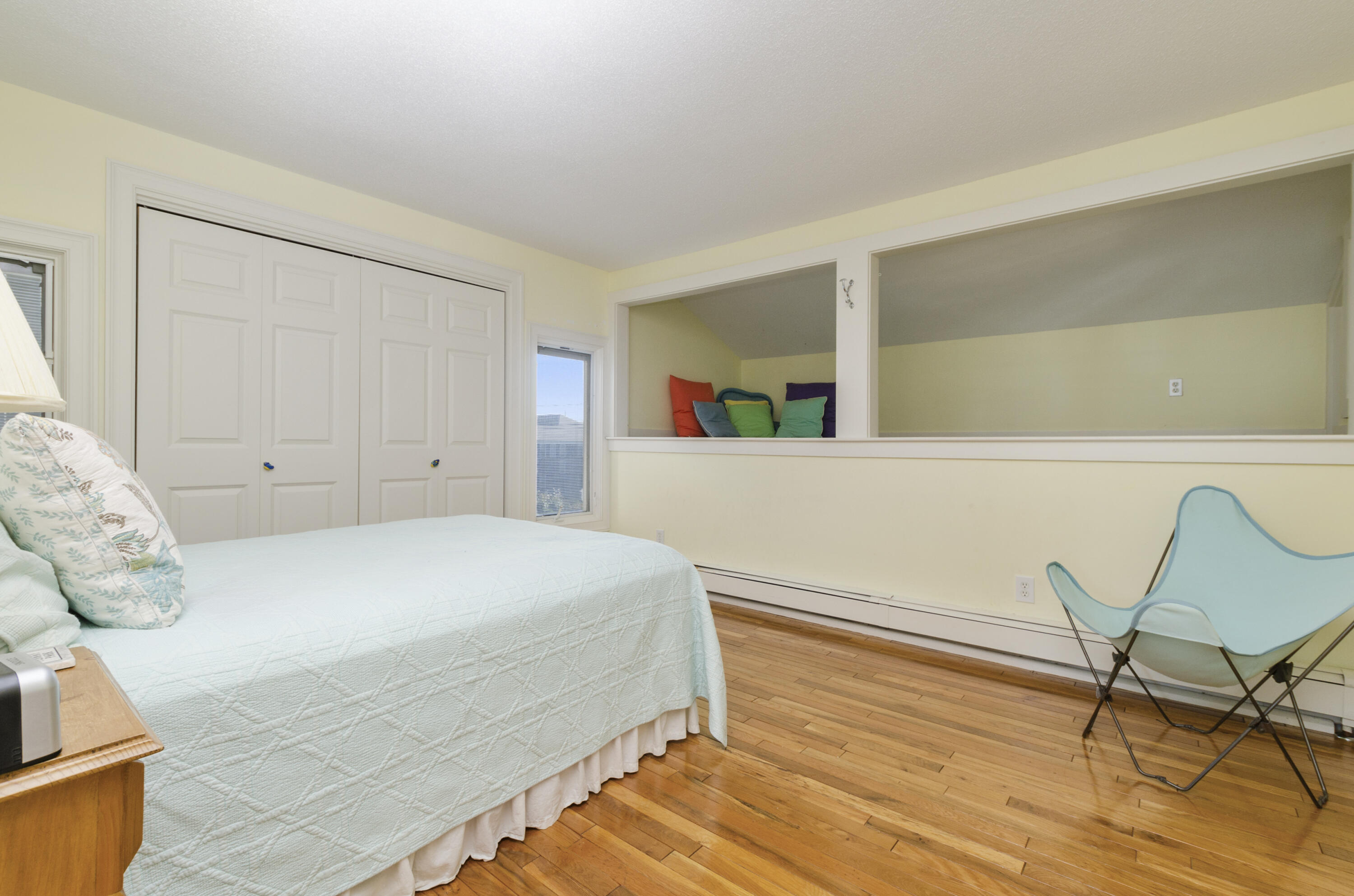 96 Shore Drive Dennis, MA 02638 - Photo 20 of 37 a room with a bed and chair