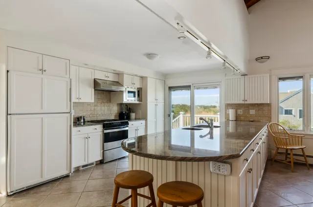 $4,000,000 | 96 Shore Drive, Dennis, MA 02638