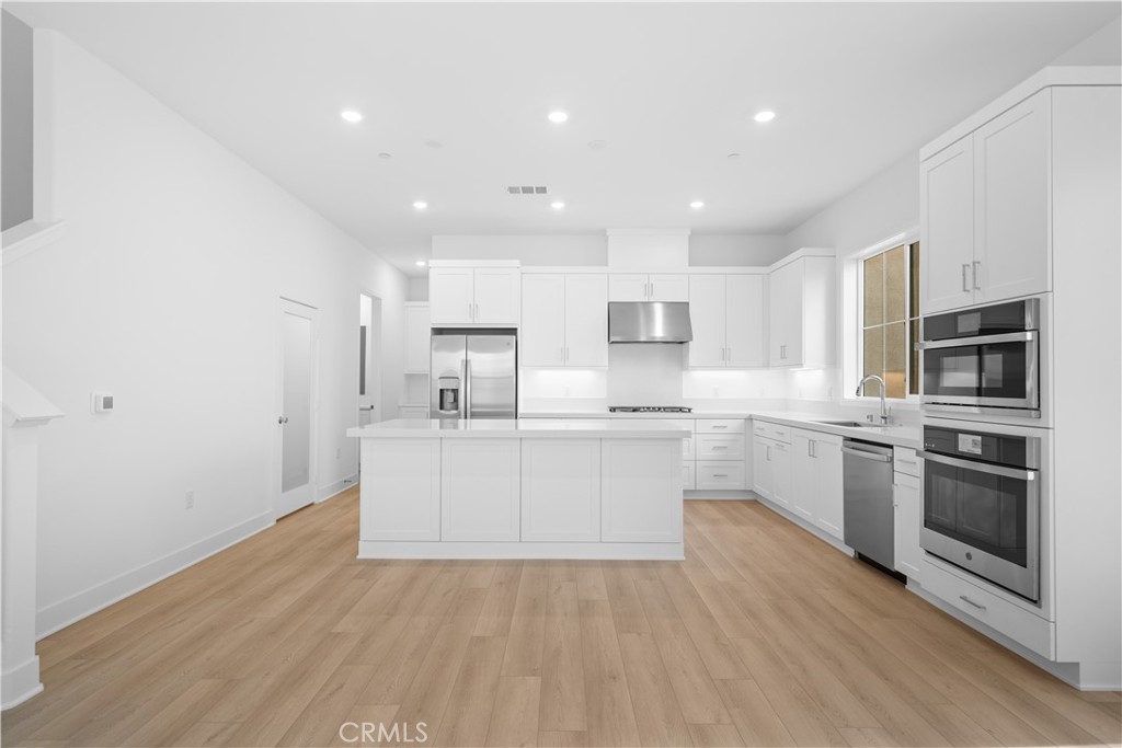 265 Shoveler Irvine, CA 92618 - Photo 4 of 48