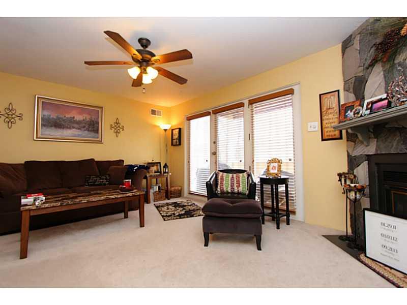 1009 Kenzie Road Pittsburgh, PA 15205 - Photo 3 of 23 Living Room.