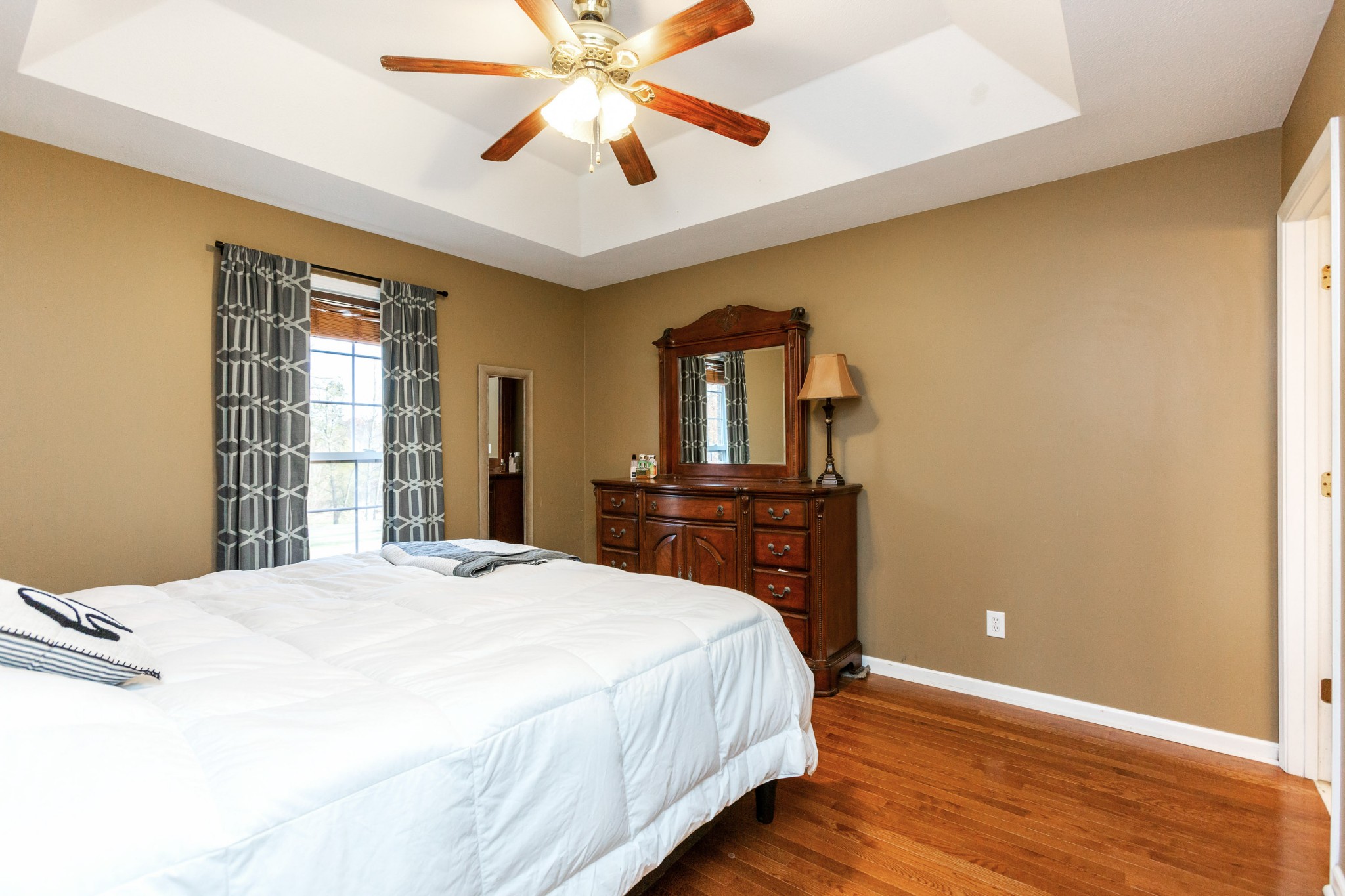 4382 Airport Road Springfield, TN 37172 - Photo 12 of 31 a bedroom with a bed and a tv