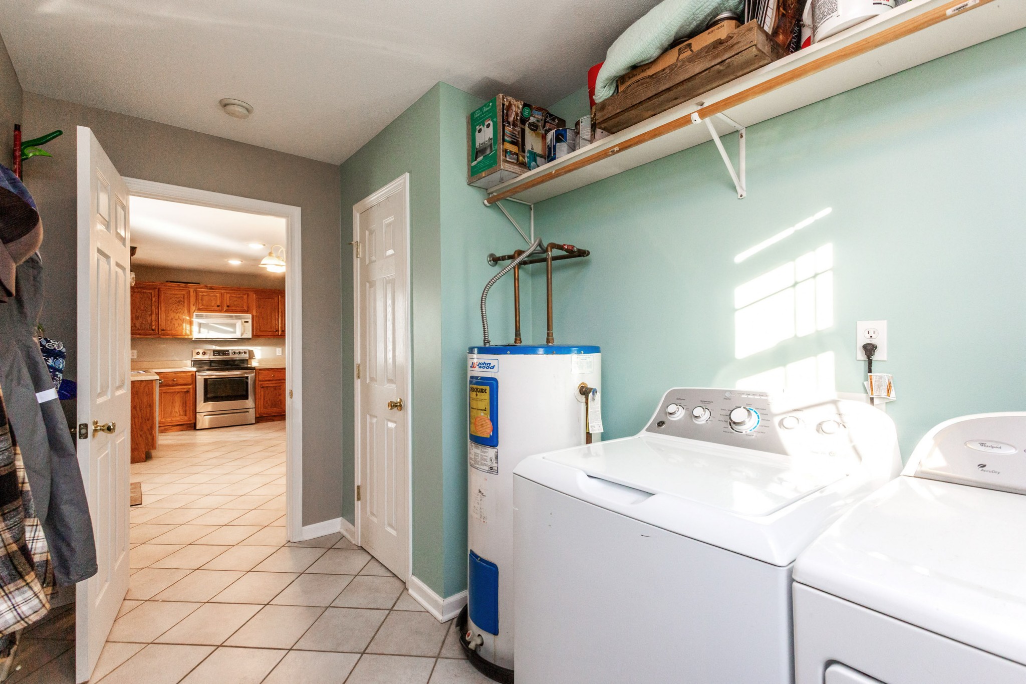 4382 Airport Road Springfield, TN 37172 - Photo 22 of 31 a utility room with dryer and washer