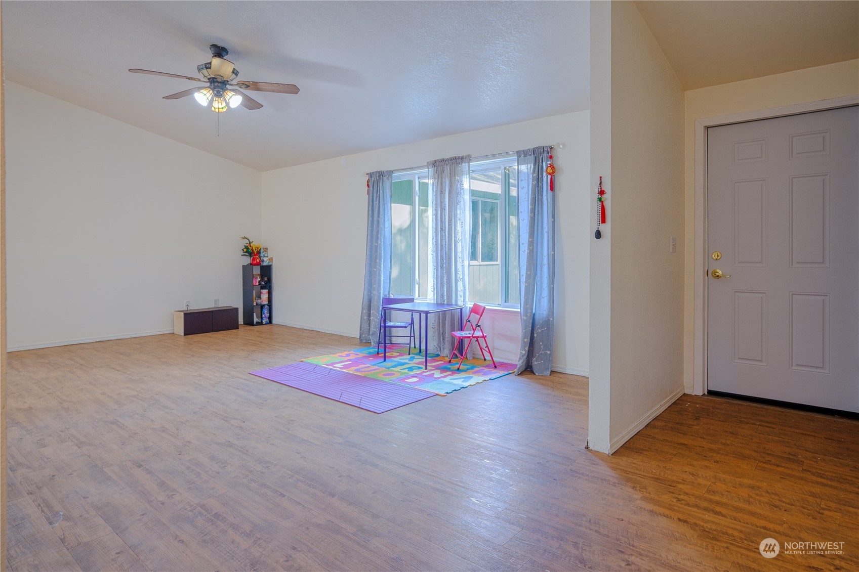 10550 Frontage Road Castle Rock, WA 98611 - Photo 3 of 24 Gallery Image 3