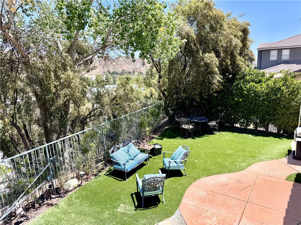 28463 Cascade Road Castaic, CA 91384 - Photo 2 of 16
