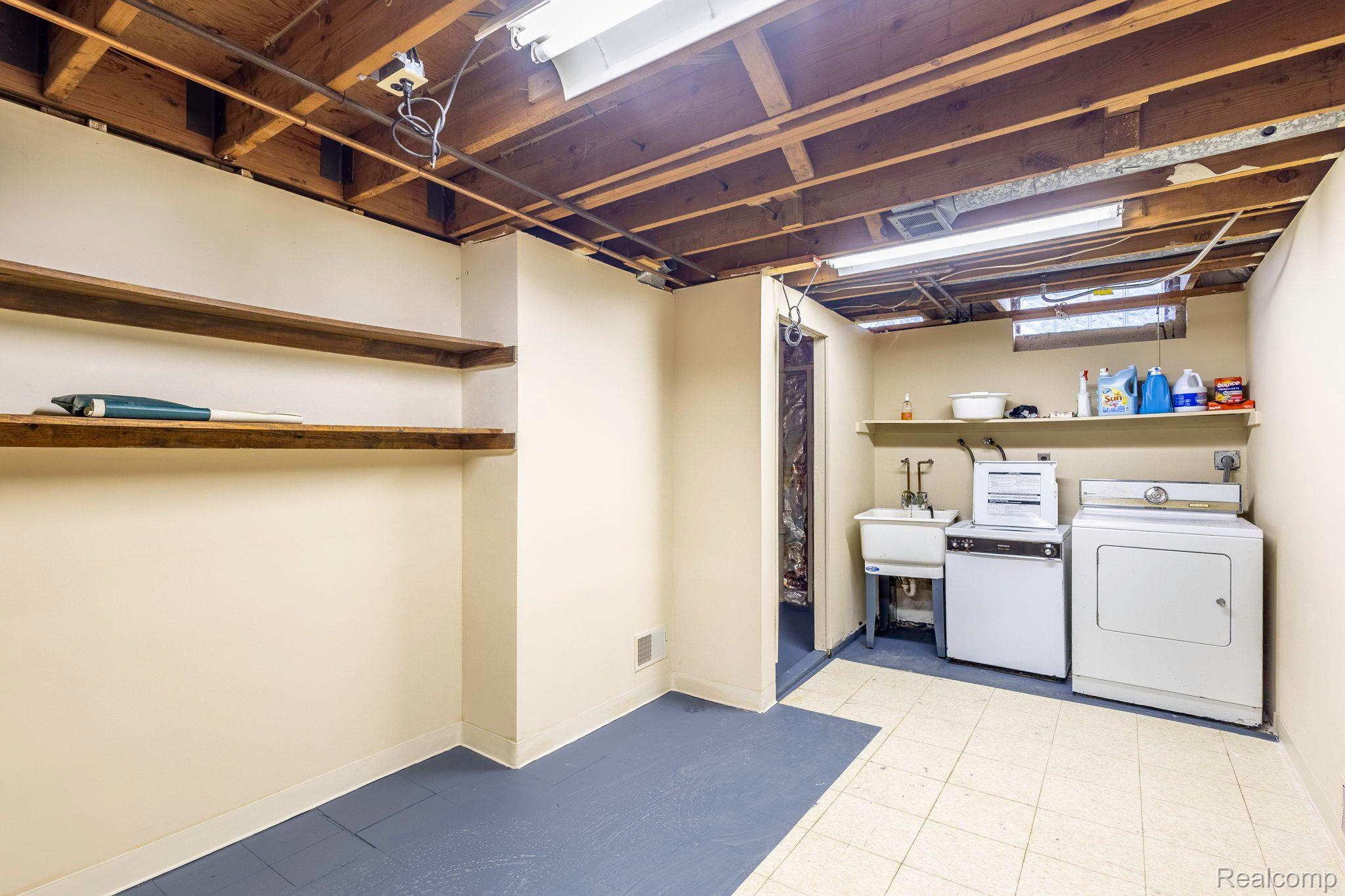 23605 Rockingham Street Southfield, MI 48033 - Photo 36 of 52 Gallery Image 36