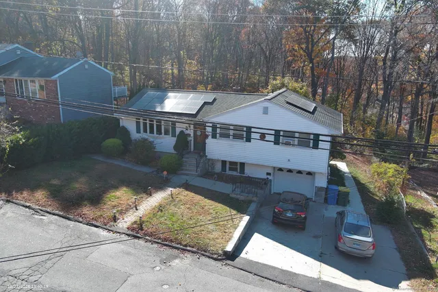 $320,000 | 186 Windy Drive, Waterbury, CT 06705