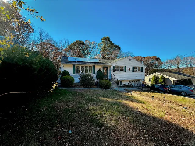 $320,000 | 186 Windy Drive, Waterbury, CT 06705