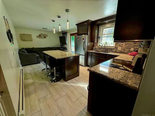 $320,000 | 186 Windy Drive, Waterbury, CT 06705