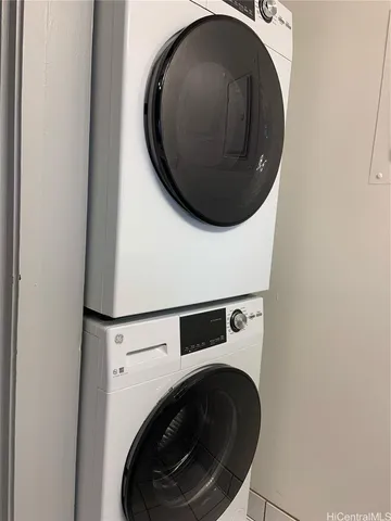 a close up view of washer and dryer