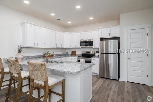 $1,599 | 76 Rutledge Drive, Unit LT1, Ridgeland, SC 29936