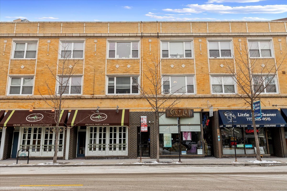2453 North Clark Street, Unit 3 Chicago, IL 60614 - Photo 1 of 11 front view of a building