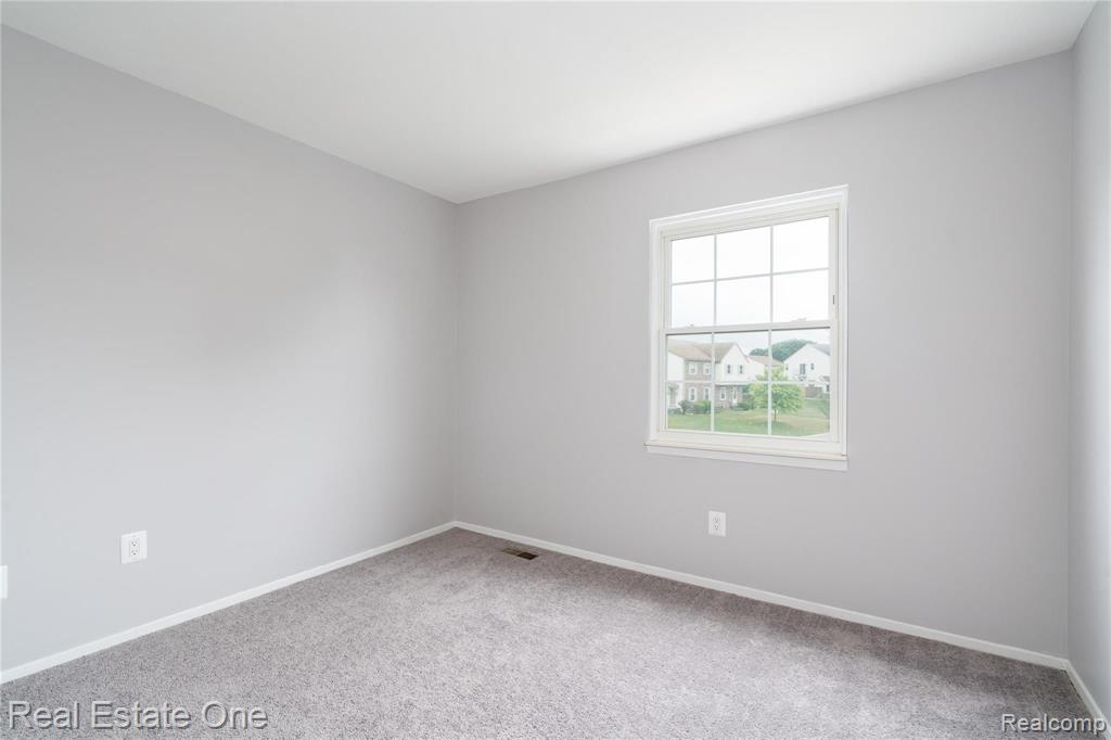 23657 North Rockledge Novi, MI 48375 - Photo 15 of 22