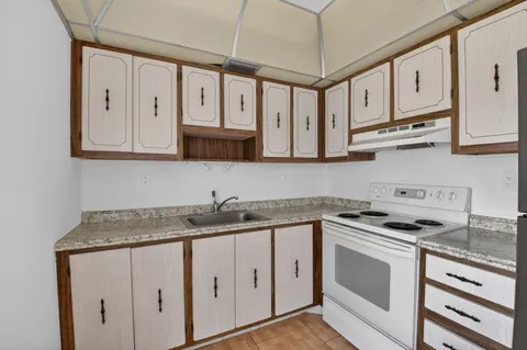 $70,000 | 421 Piedmont I, Unit I, Delray Beach, FL 33484