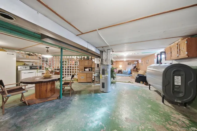 a view of a storage & utility room