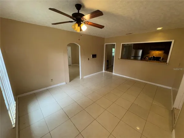 $2,400 | 3011 East Flora Street, Tampa, FL 33610