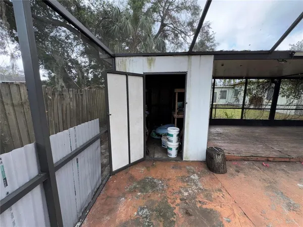 $2,400 | 3011 East Flora Street, Tampa, FL 33610