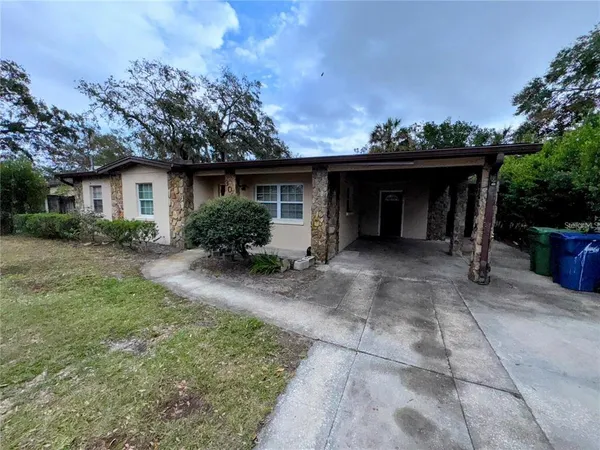 $2,400 | 3011 East Flora Street, Tampa, FL 33610
