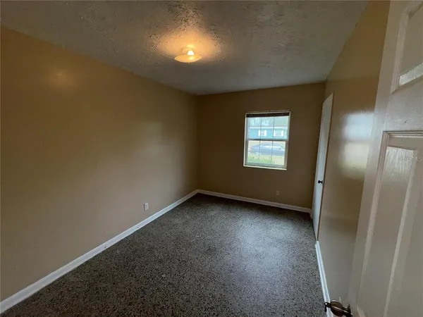 $2,400 | 3011 East Flora Street, Tampa, FL 33610