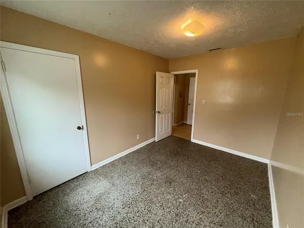 $2,400 | 3011 East Flora Street, Tampa, FL 33610