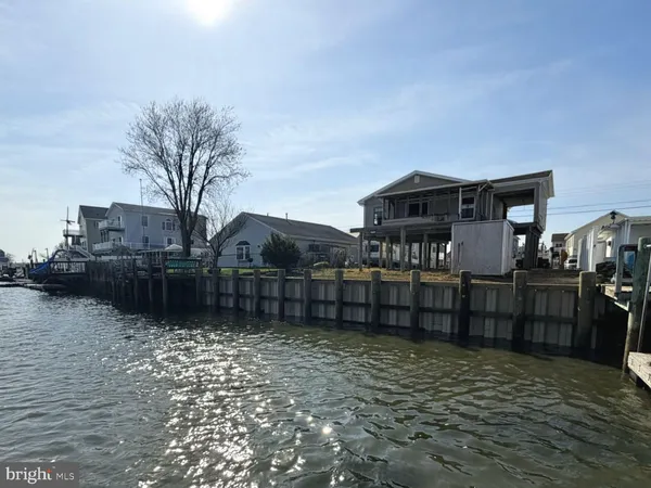 a view of house with outdoor space