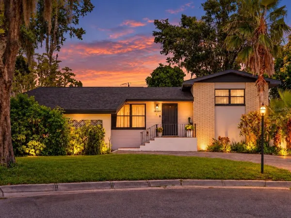 $520,000 | 19201 Alice Circle, Lutz, FL 33558
